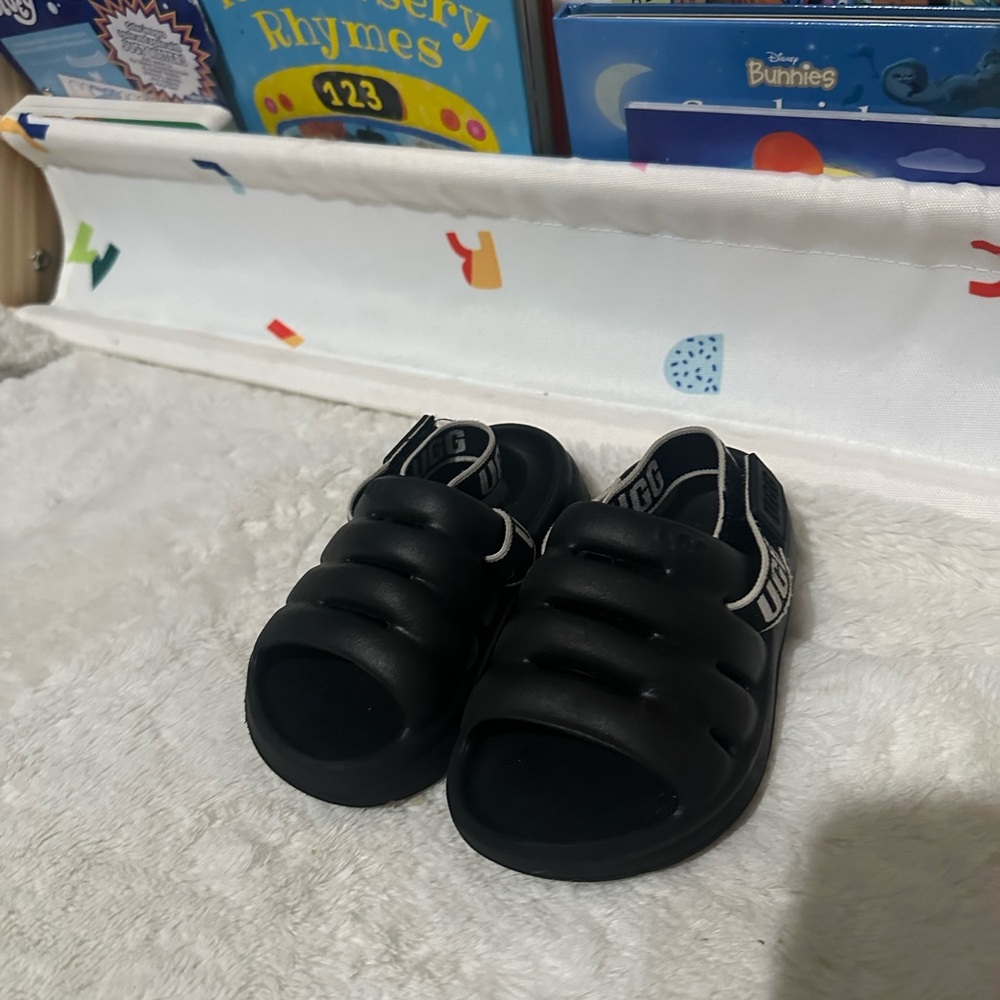 Ugg sport yeah slide back sandal 8c